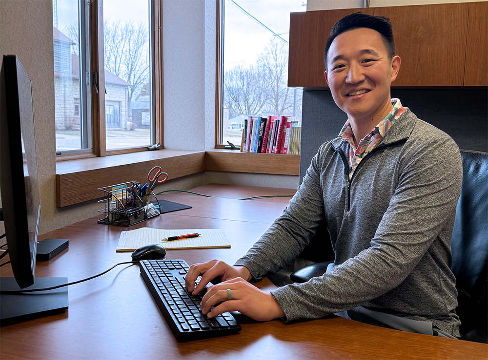 FSB Investment Partner at desk